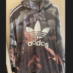 Rita Ora ADIDAS Kimono pullover
